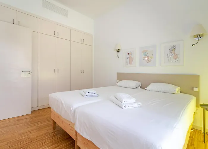 Apartamento Deluxe W/ Garage